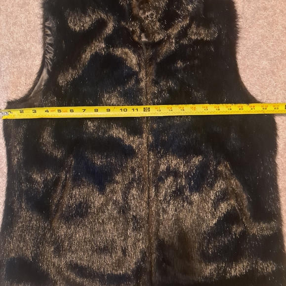 Simply vera vera Wang faux fur vest size XL 2 pockets - Picture 7 of 8